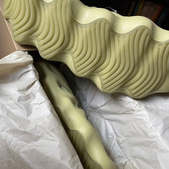 Yeezy Boost 450 Resin 11 GY4110 - Picture 10 of 10
